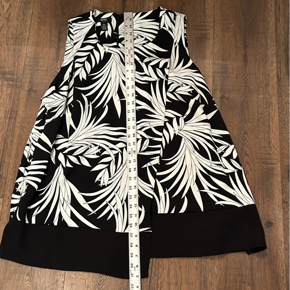 Alfani Woman Black and White Asymmetrical Leaf Print Women's Sleeveless Top 18W - Picture 7 of 10